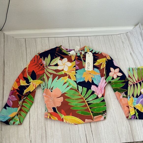 Citrus Standard Crop Rashguard Swim Top - Picture 5 of 7